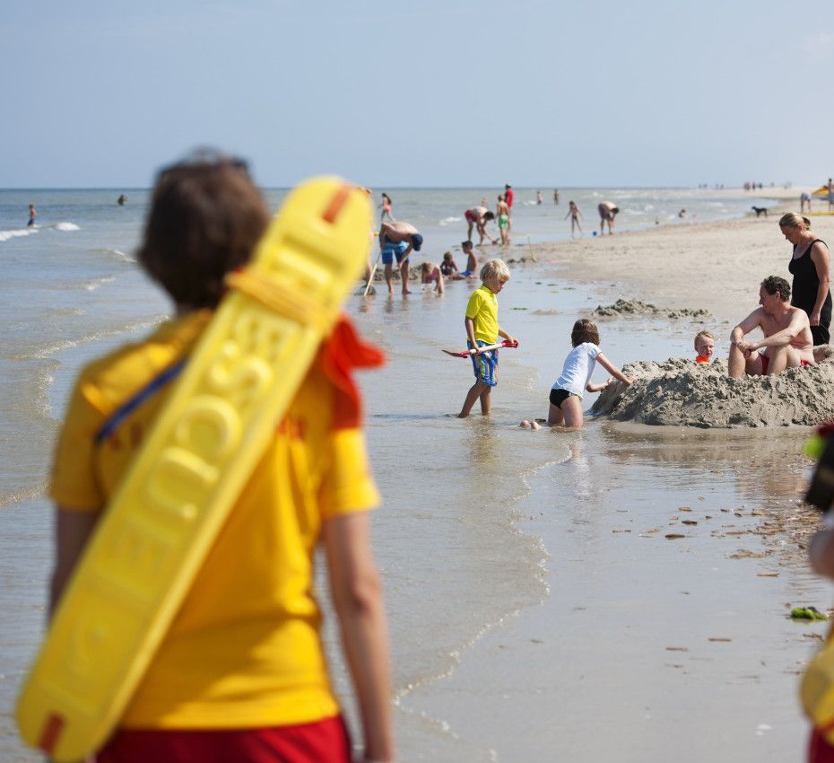 <p>KNRM-Strandwächter an den Stränden von Texel, Vlieand, Terschelling, Ameland und Schiermonnikoog - Wadden.nl</p>